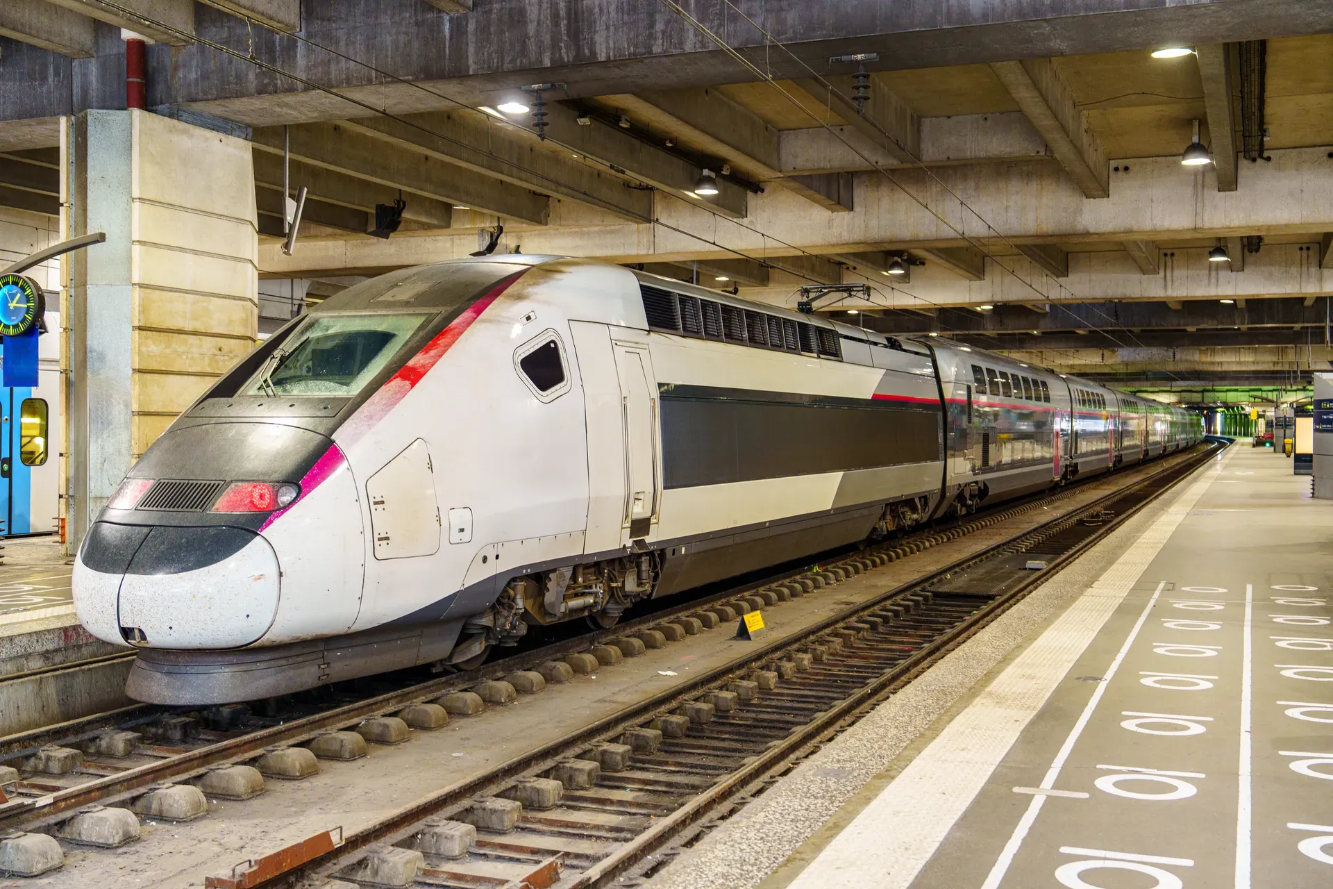 Train à quai en gare de Bordeaux Saint-Jean